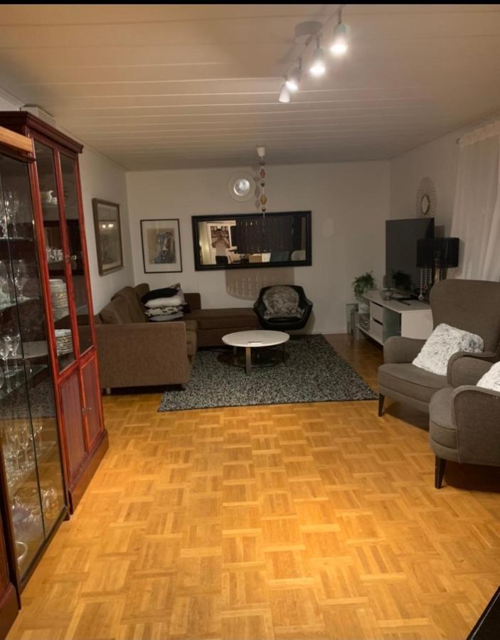 Own Room With Big Bed In A Big House! ルレオ エクステリア 写真
